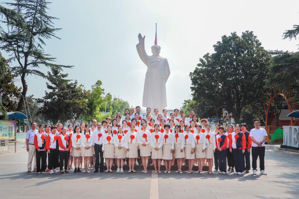 漯河育才学校祝全体教师节日快乐