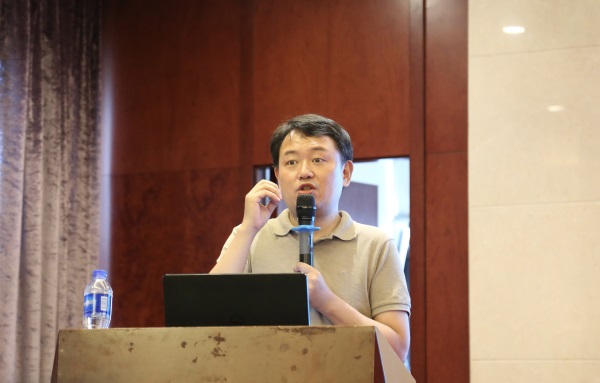 6浙江大学翟业军教授为同学们开设讲座
