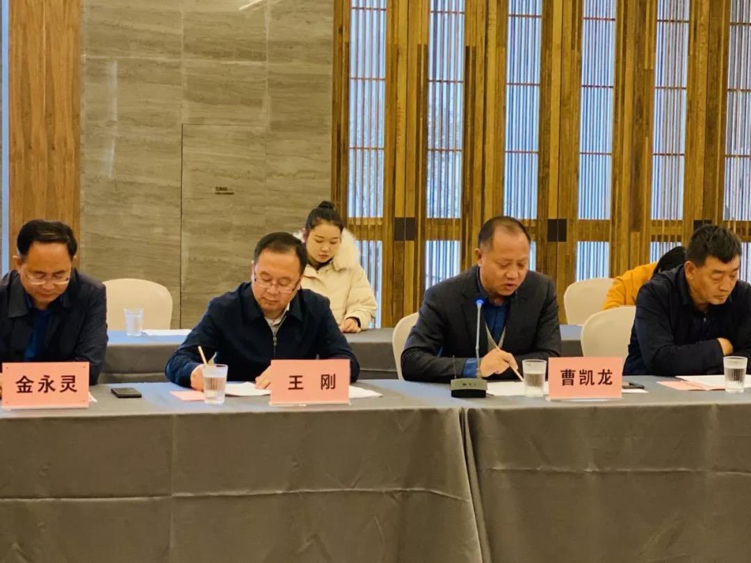 自治区政协中共界别委员视察我区葡萄产业发展情况座谈会在西鸽酒庄召开-4