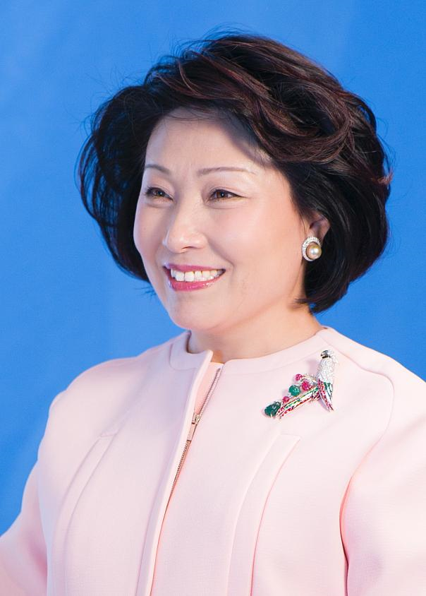 郑翔玲荣获中国经济十大商业领袖和中国经济十大杰出女性称号