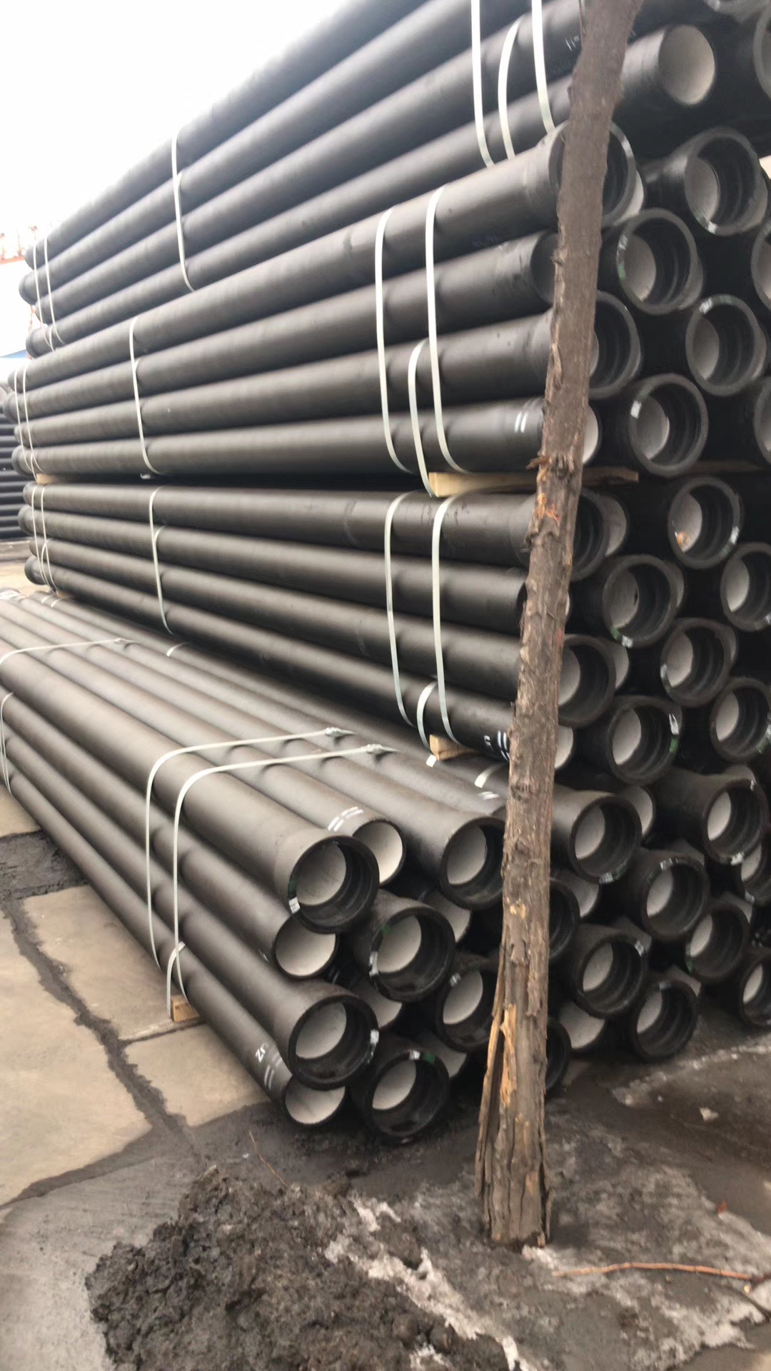 成的管道,称之为"球墨铸铁管"简称为人球管,球铁管和的球墨铸铁管等