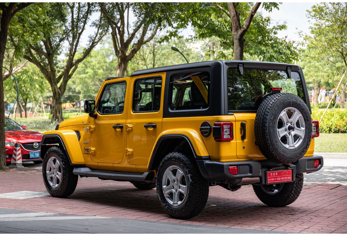 牧马人sahara四门炫顶版