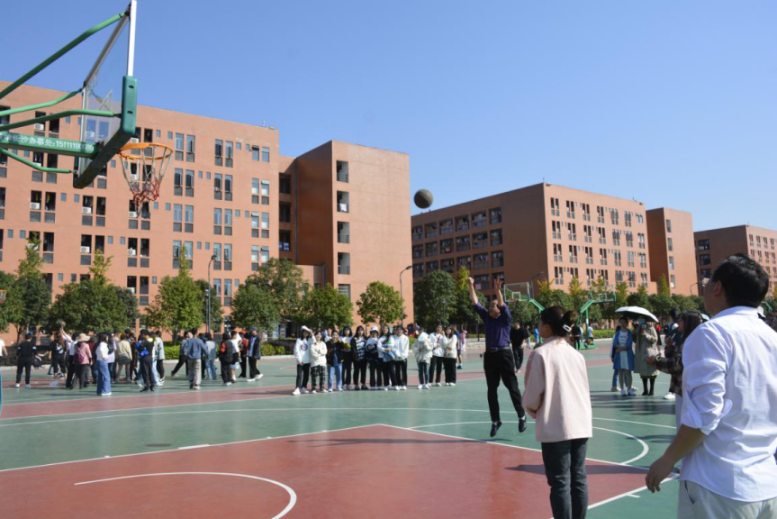 怀化师范高等专科学校第二届体育运动会取得圆满成功