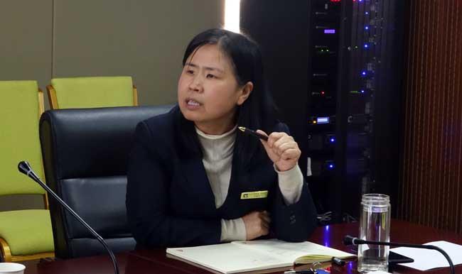 总经理王彩云作重要讲话培训会上,严律师还对参训人员提出的法律问题