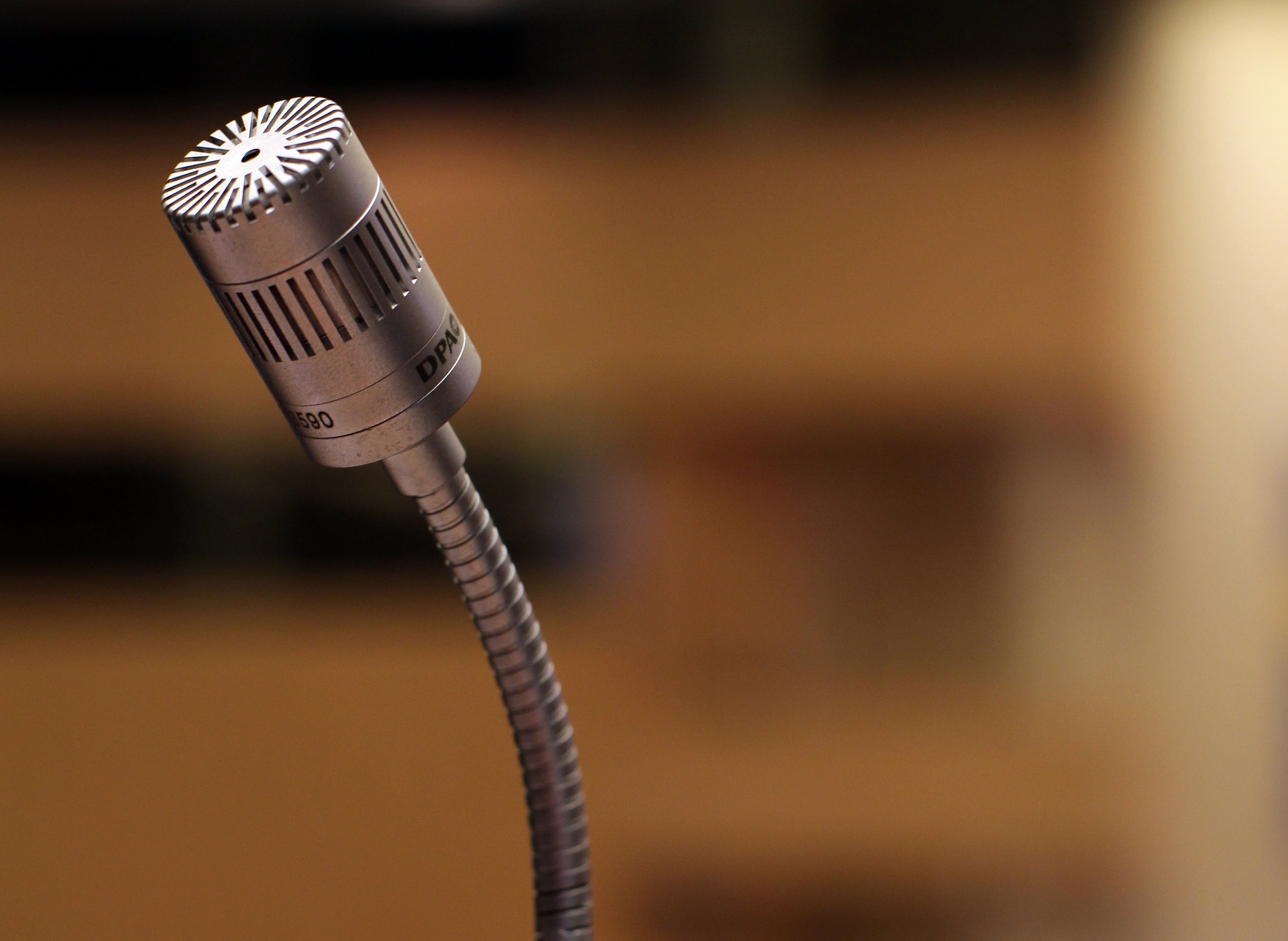 microphone-2316268_1920