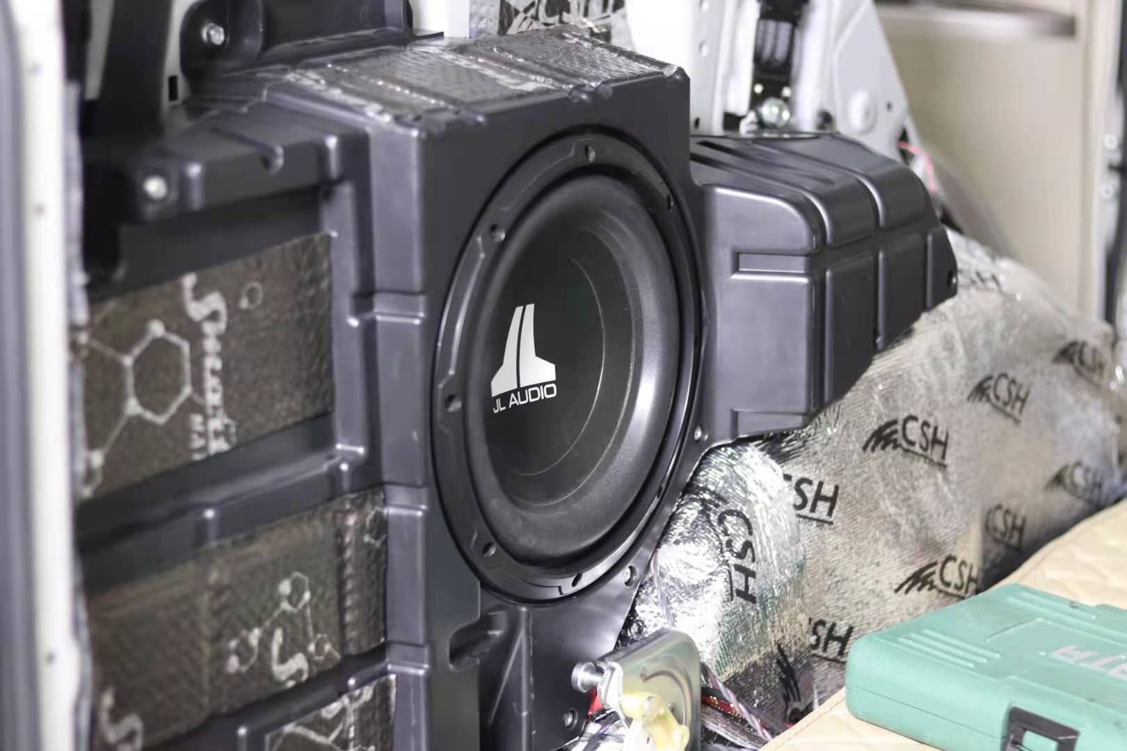 哈尔滨小蒋汽车音响改装三菱帕杰罗v97-哈尔滨汽车音响改装店官网