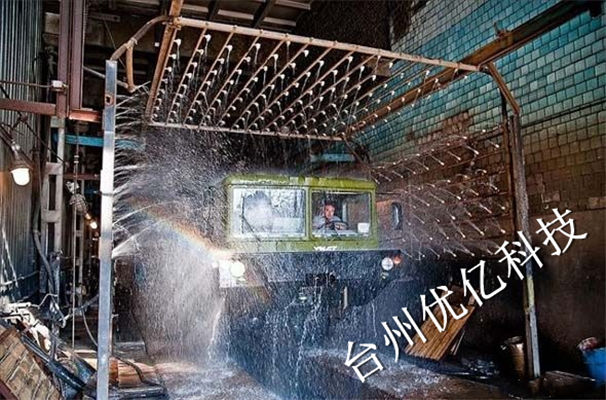 重型军用卡车-小1