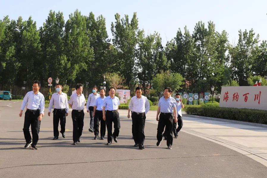 韩效启表示校园安全是学校办学的基础和前提,是学校