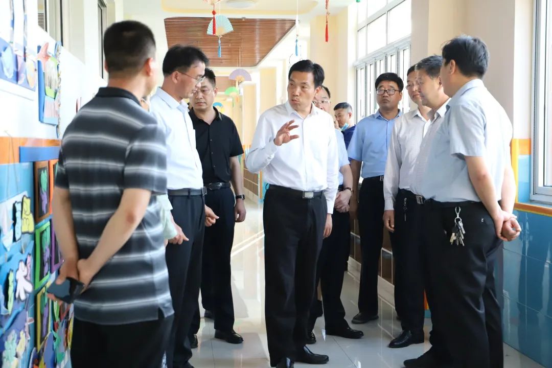 韩效启到寿光渤海新城实验学校调研寿光渤海新城实验学校