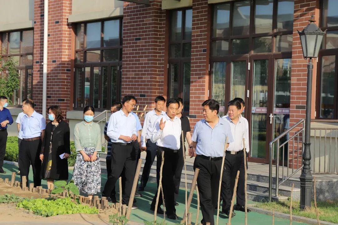 韩效启到寿光渤海新城实验学校调研寿光渤海新城实验学校