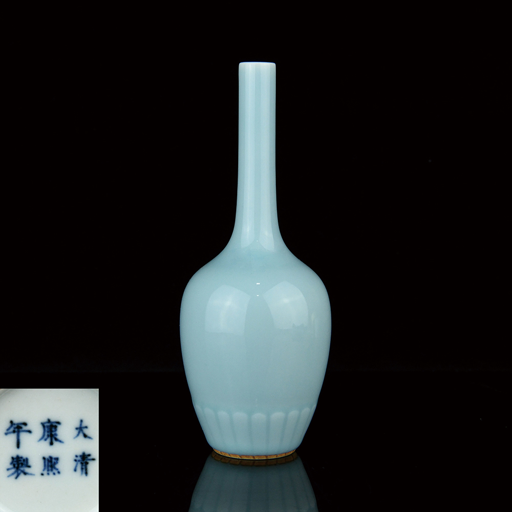 3.清康熙天青釉长颈瓶1