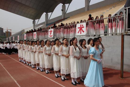 商丘幼儿师范学校举行唱红歌颂党恩合唱比赛