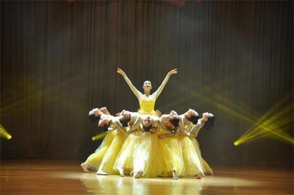 http://s.yun12.cn/kszx/images/0i04wxnfan420191104180636.jpg