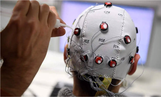 2020年,全球非侵入式脑机接口占脑机接口市场规模的86%,侵入式 部分