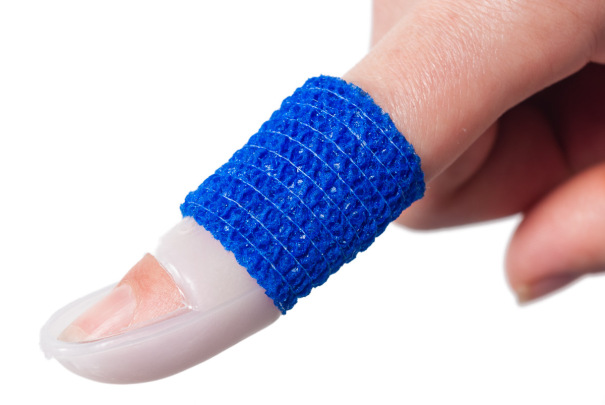 cohesive-bandage-on-mallet-splint