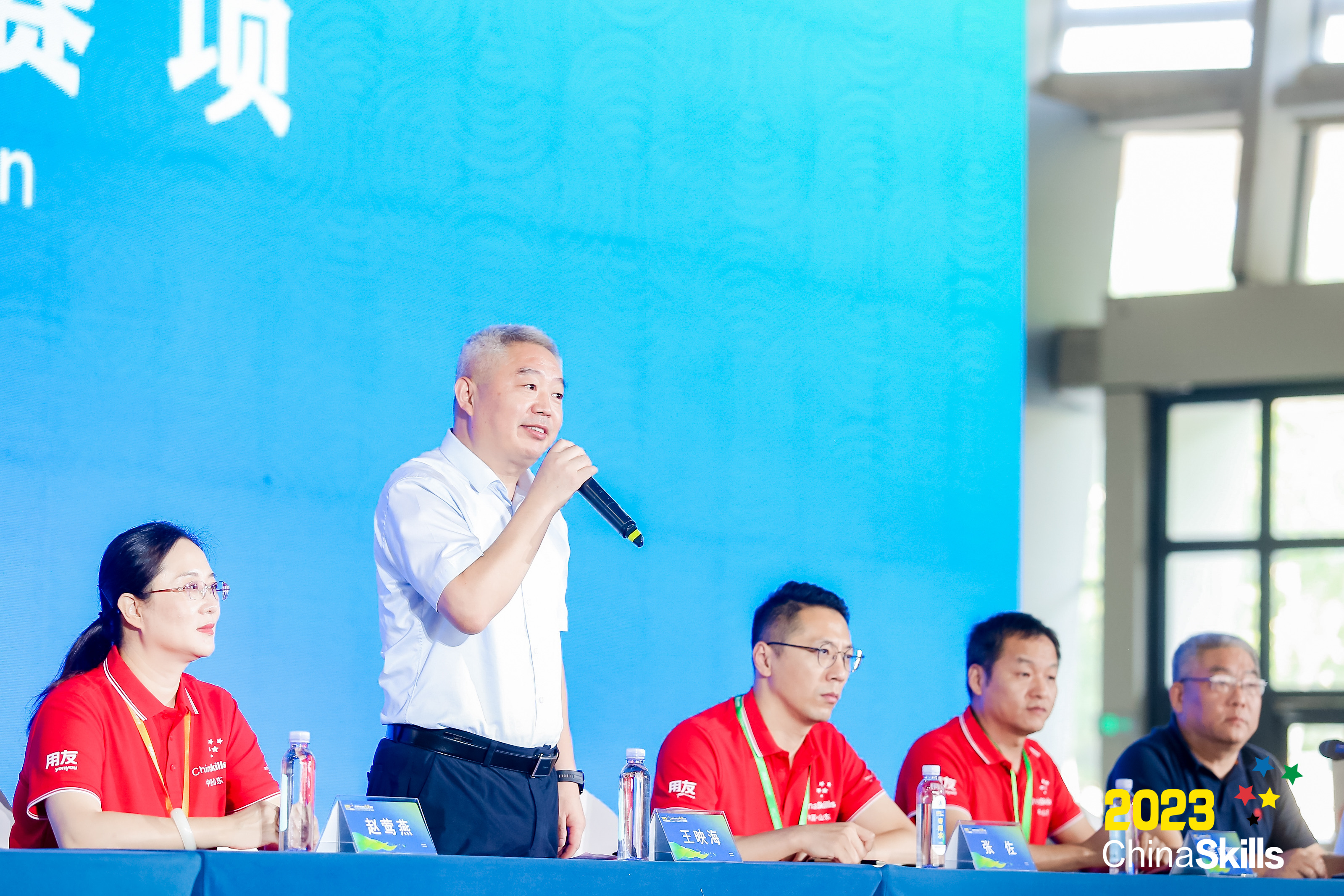 临沂市政府党组成员、副市长王映海出席开赛式并宣布比赛正式开始