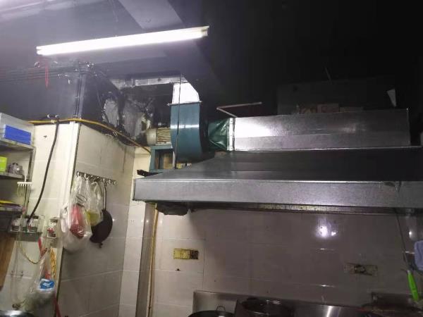 重庆童家院子烤肉店烟囱整套安装专业办理？