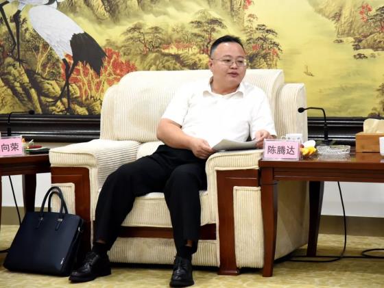 怀集县委常委,副县长陈腾达一行莅临嘉丰集团参观考察