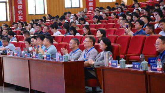 E:\科学教学\上虞区小学科学教师专业发展共同体\建个人专贴\2023年活动\2023年10月24-25日浙江省小学科学“关键问题解决”暨科学新课标主题研训活动\省科学关键问题报道照片精选1\5.JPG