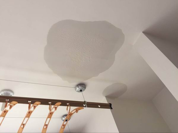 诚缘装饰柜楼上漏水楼下下雨做好防水为您省出一大笔维修费