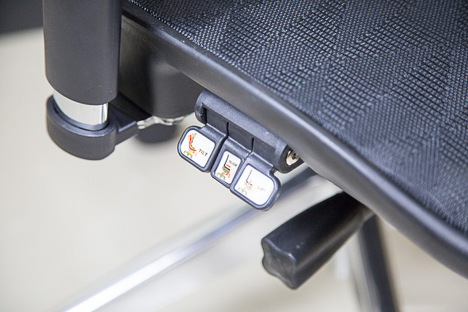 就喜欢这样的定制化腰部支撑—达宝利人体工学办公椅晒单-20200313_181532_014