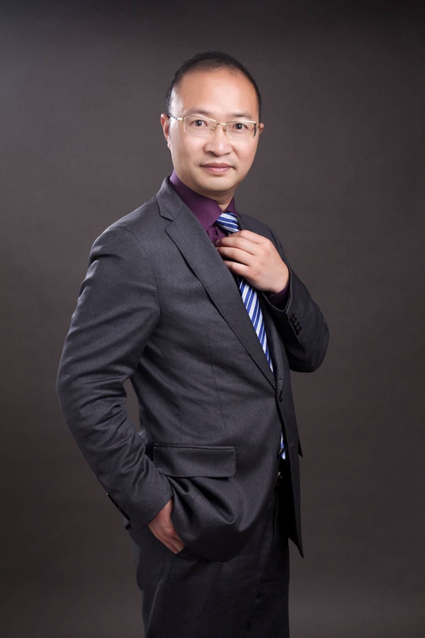 刘万富，贵州黔成起智律师事务所高级合伙人，业务领域：房地产、建设工程