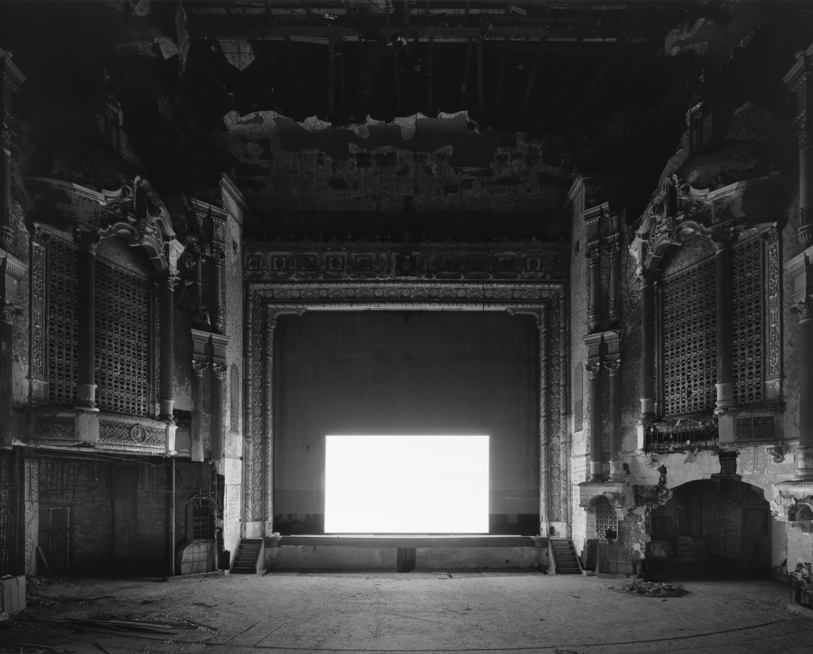 09杉本博司，《基诺沙剧院，基诺沙》，2015，明胶银盐相纸，119.4 × 149.2 cm。©Hiroshi Sugimoto，图片由艺术家提供。.jpeg