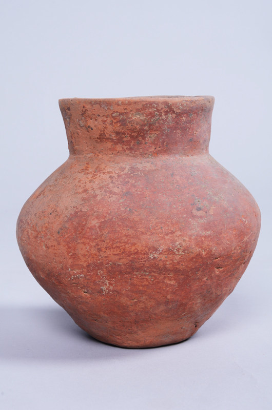 大汶口文化红陶罐
