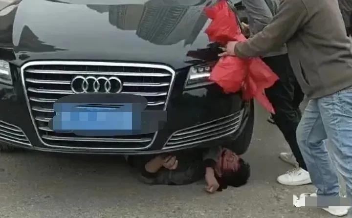 山东碧桂园工人讨薪被汽车轧伤 农民工拿命讨薪？(图1)