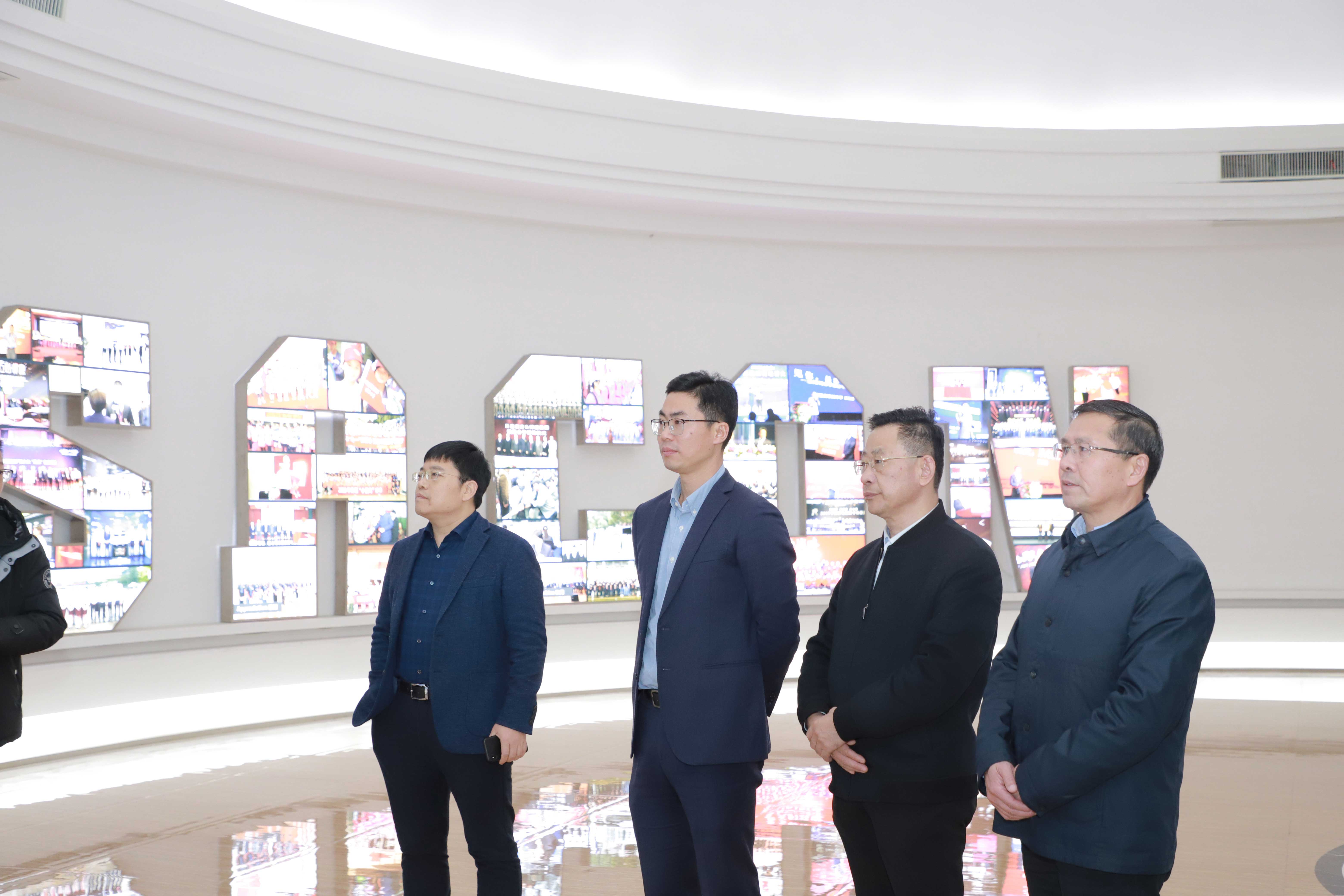 浙江省余姚市副市长林体莅临帅康参观调研-日出东方