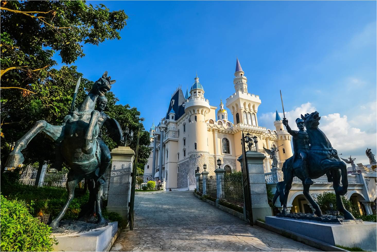 东莞龙凤山庄影视旅游区官网-东莞嘉辉会酒店官网-国家aaaa级旅游景区