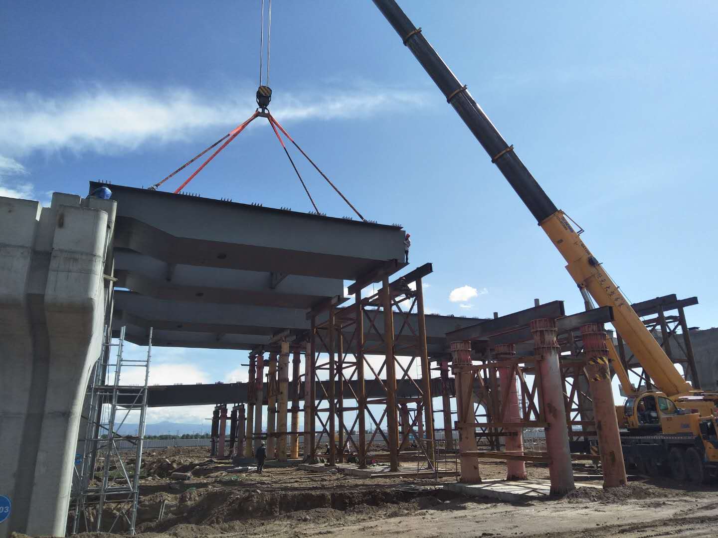 呼和浩特三环钢混组合梁-成都浩鸿建筑工程建筑有限公司