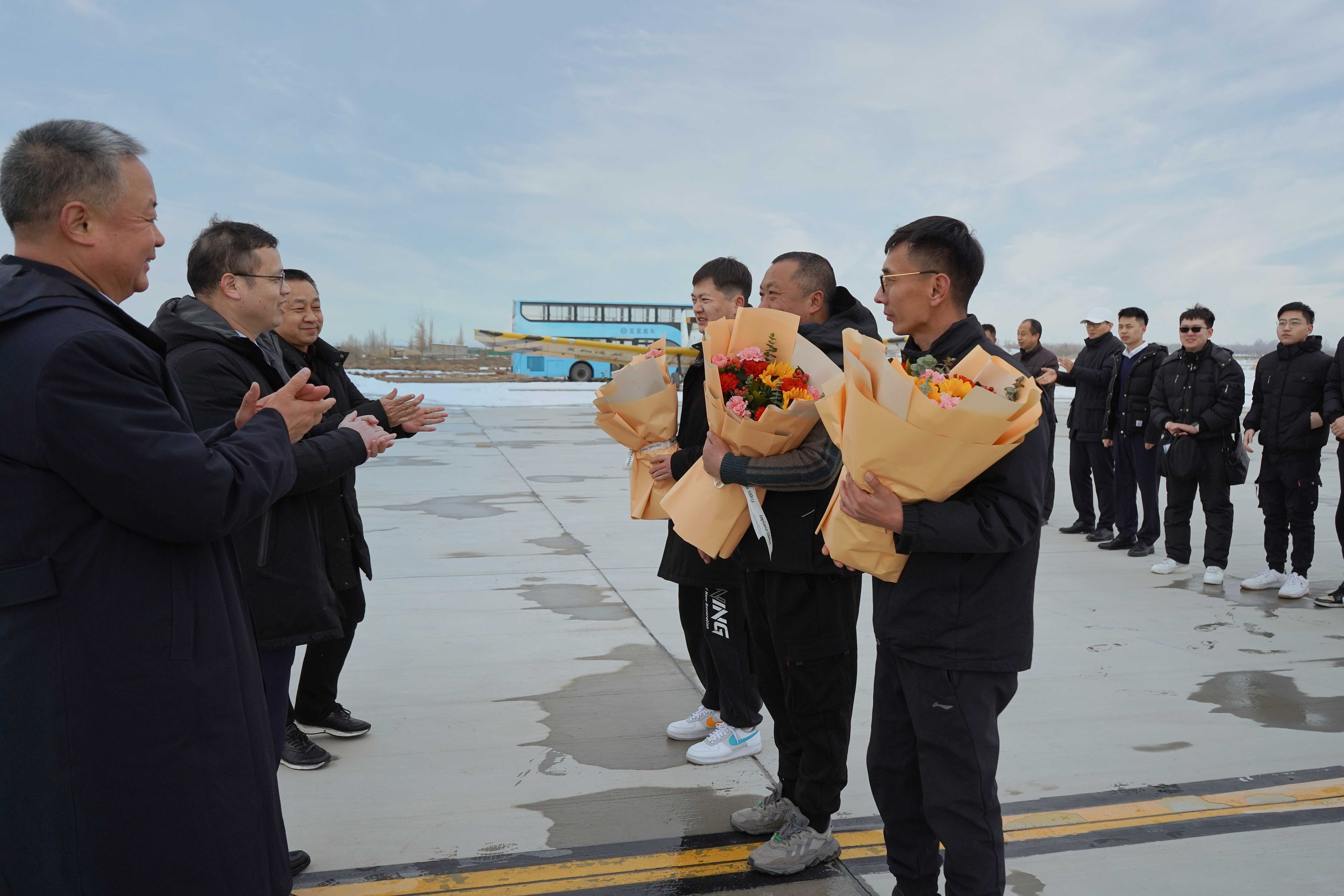 董事长吴良才,总经理高光,嘉宾北京理工大学珠海学院航空学院孙长江