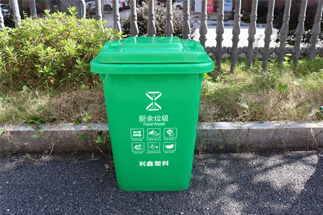 食堂垃圾桶图片