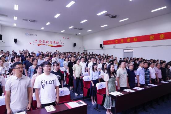 不辱使命 奉献担当-成都七中八一学校