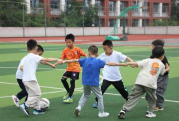 走进小学体育课堂