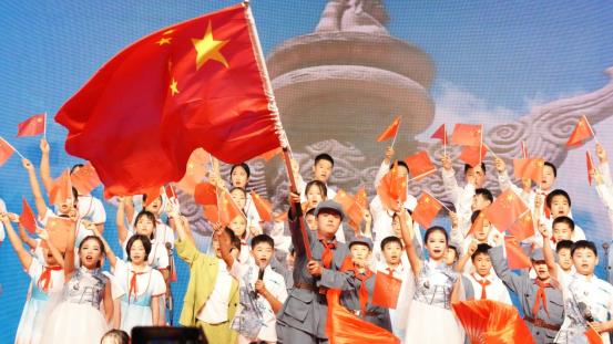 《读中国》