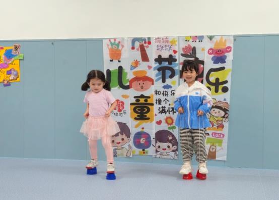 踩高跷 (3)