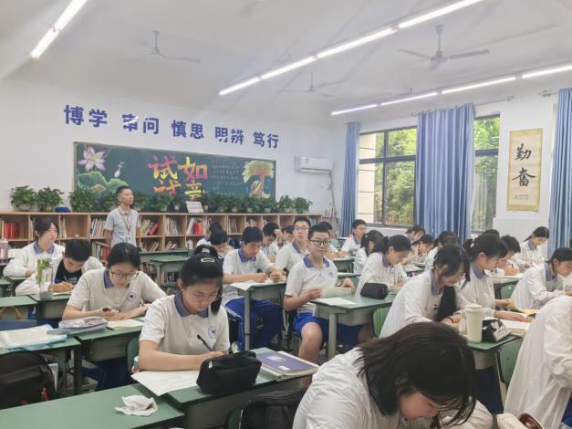 E:/2024-2025学年度下期工作/每月督学到校/2025年6月19日/微信图片_20250624111655.jpg微信图片_20250624111655