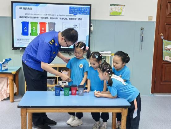 中三班刘言溪家长