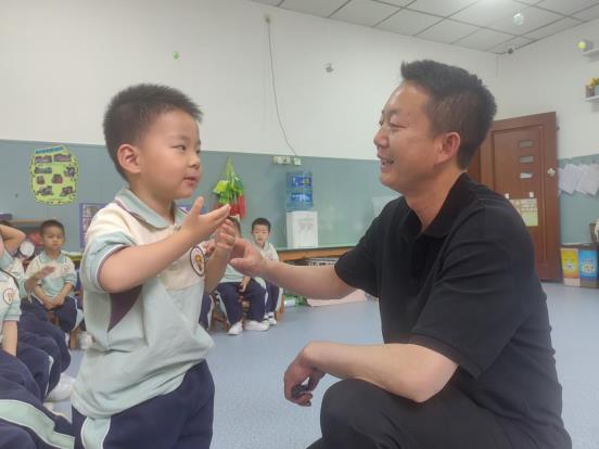 小一班代梓宸家长