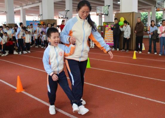 大班两人三足 (2)