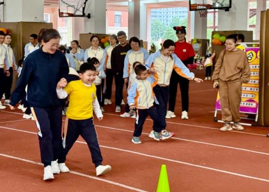 大班两人三足 (3)