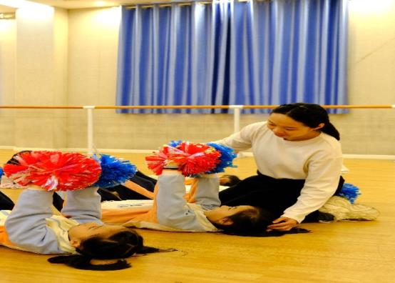 C:/Users/谢海燕/Desktop/截图/日常训练/邹老师指导照片3.JPG邹老师指导照片3