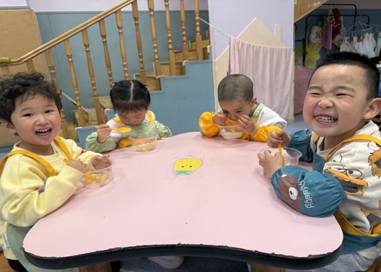 小二班品尝 (2)