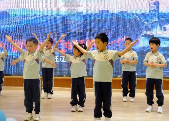 中一班小主持 《中国少年郎》