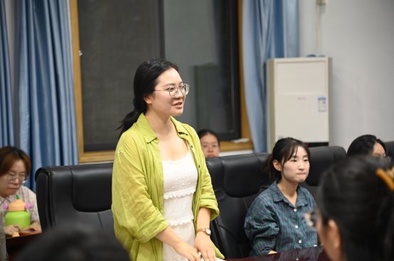 新教师自我介绍2