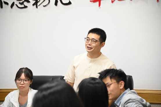 新教师自我介绍3