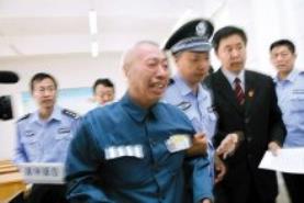 审判长宣布无罪释放，赵作海失声痛哭。