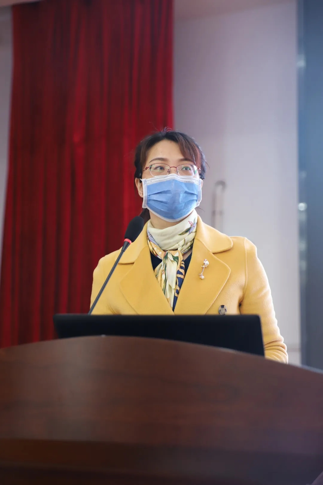 随后,副校长李建树,欧阳虹,罗小艳依次对自己分管的部门工作进行布置